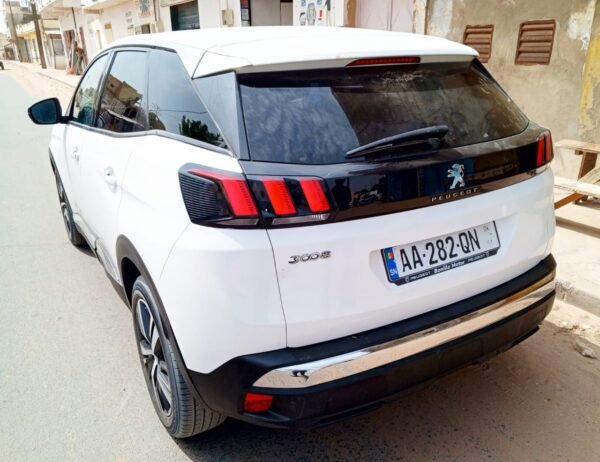 Peugeot 3008 année 2019 diesel manuel – Image 11