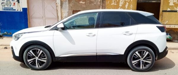 Peugeot 3008 année 2019 diesel manuel – Image 13